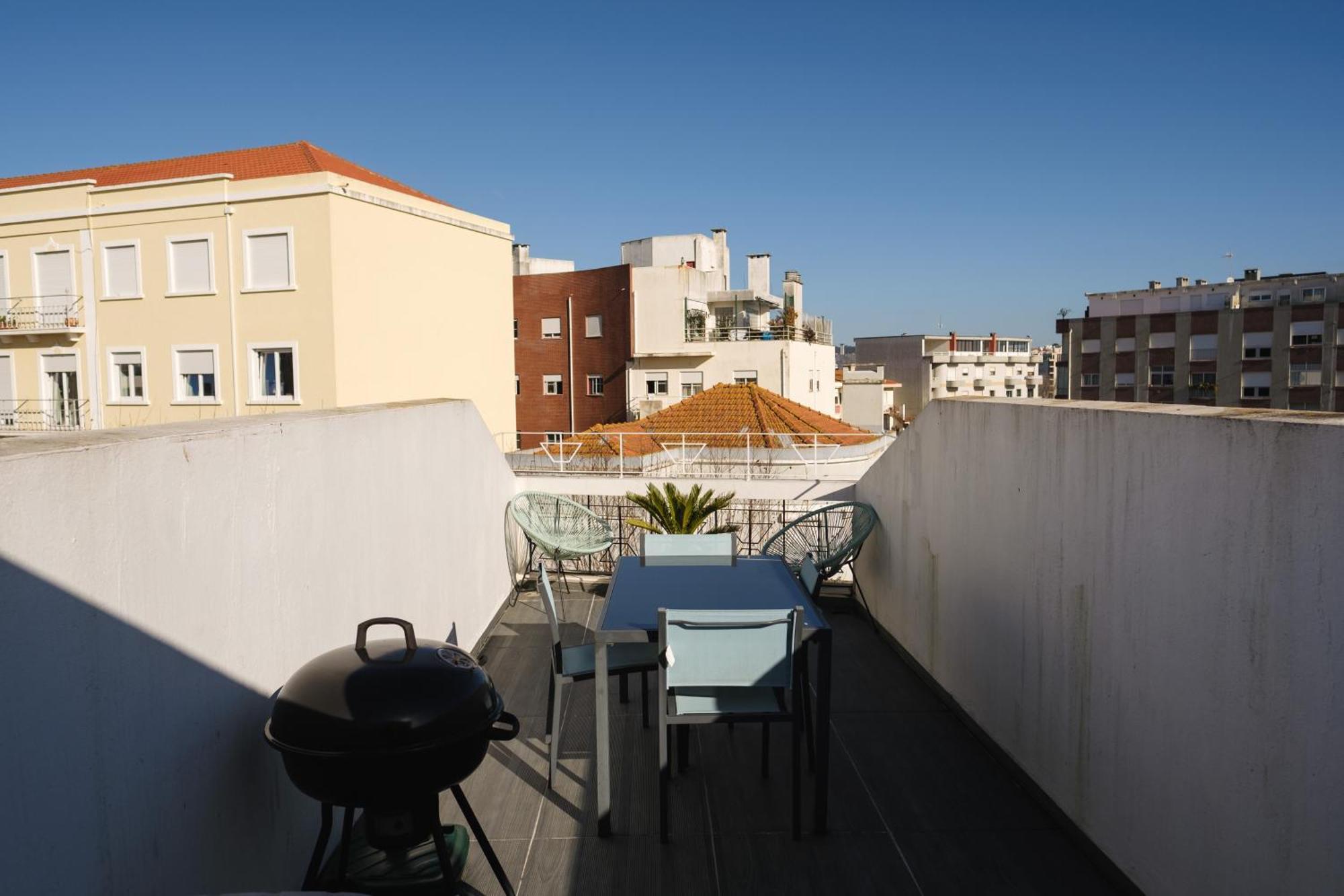 Casa Da Fonte - Vintage House And Rooftop Figueira da Foz Exterior photo
